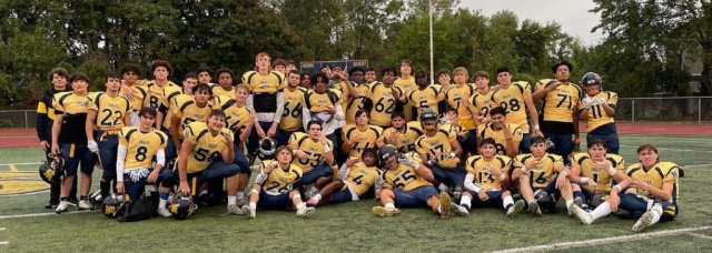 image-974069-Varsity_team_pic_from_homecoming-c9f0f.jpg